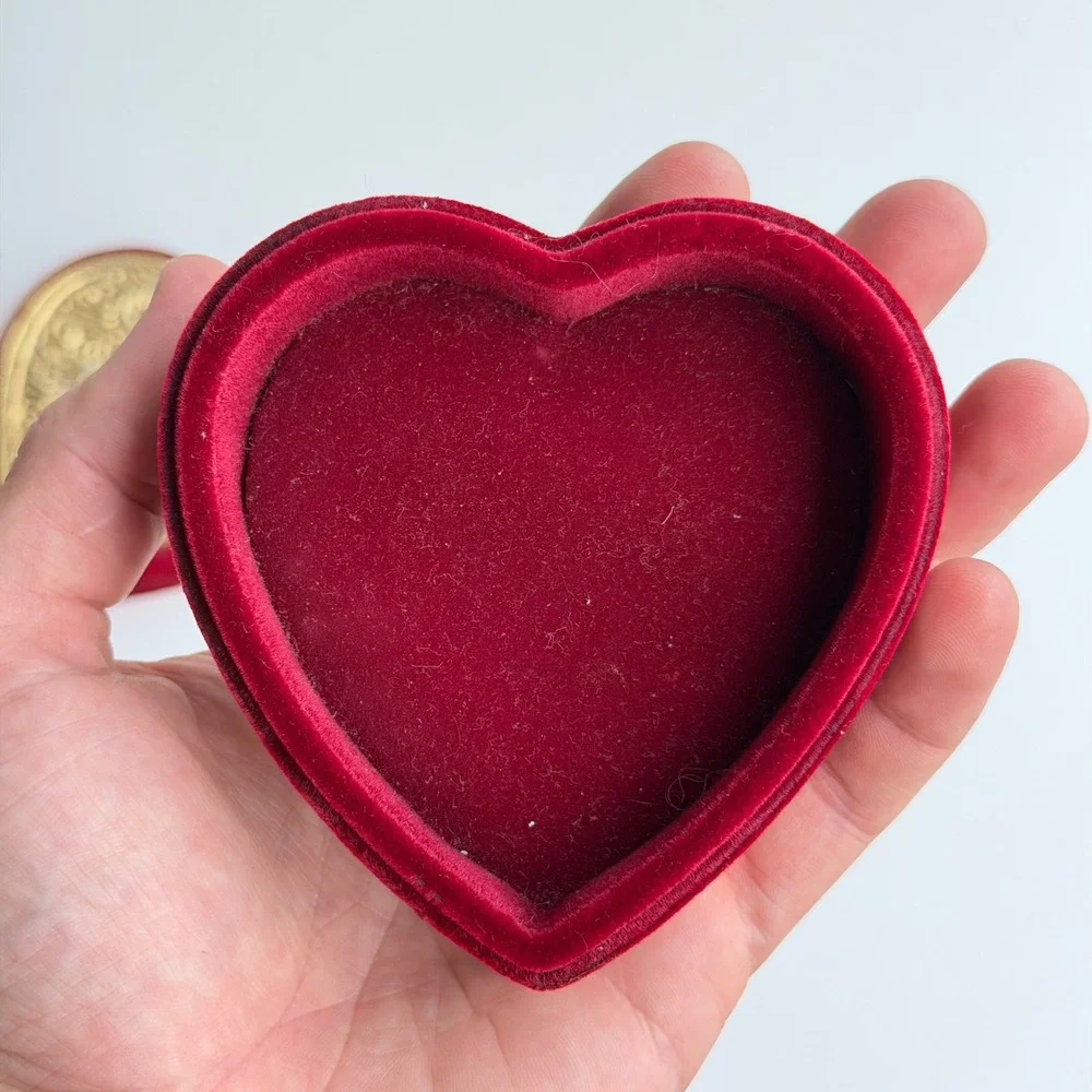 VTG Heart Trinket Box Red Gold Velvet Brass Filigree Jewelry Case Old World